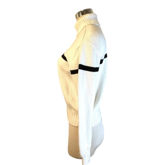 Christmas Sweater White Red Poinsettia Snowflake - Picture 16 of 17